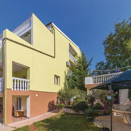 4 Bedroom Beautiful Apartment In Štinjan Zewnętrze zdjęcie