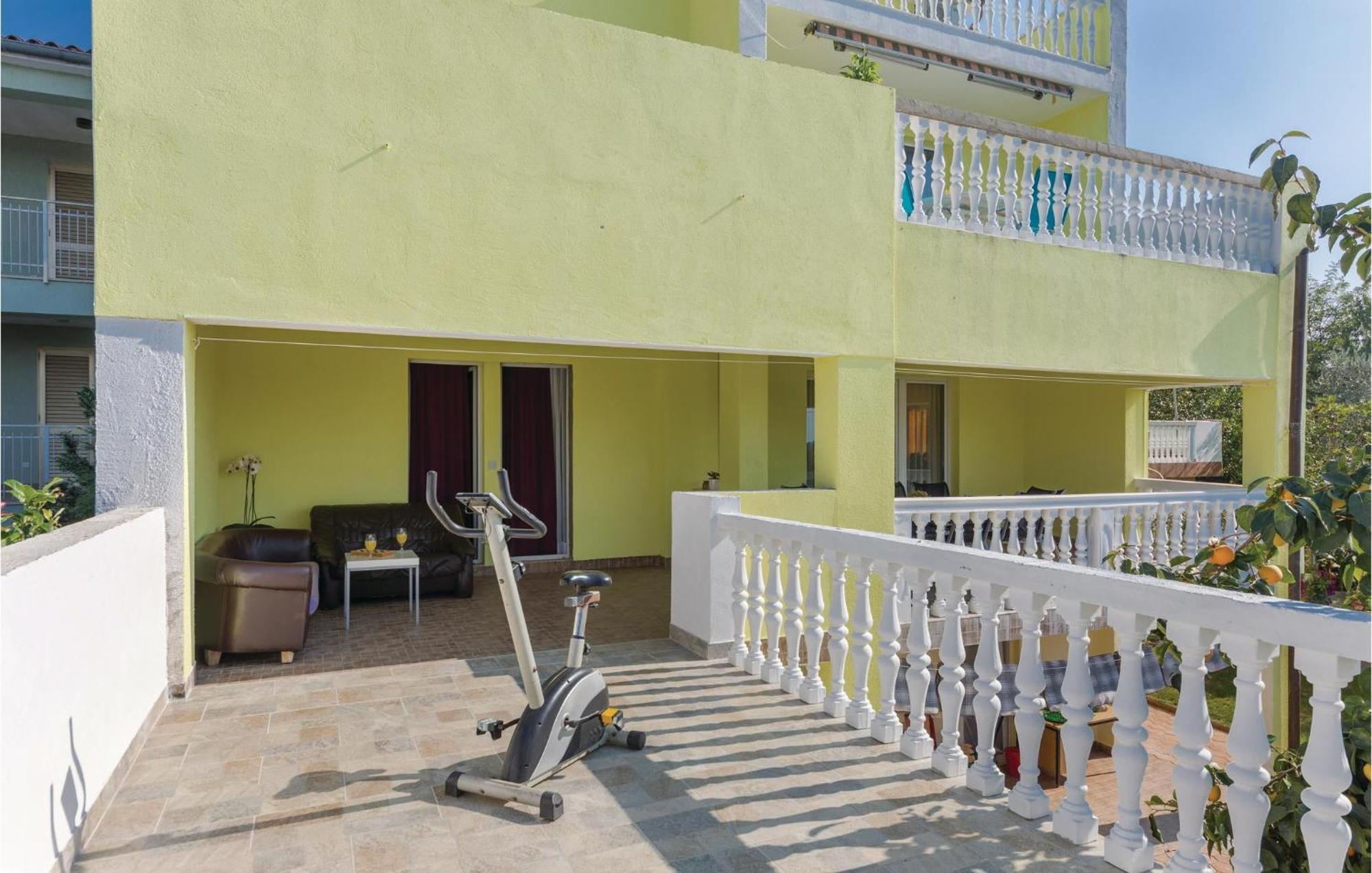 4 Bedroom Beautiful Apartment In Štinjan Zewnętrze zdjęcie