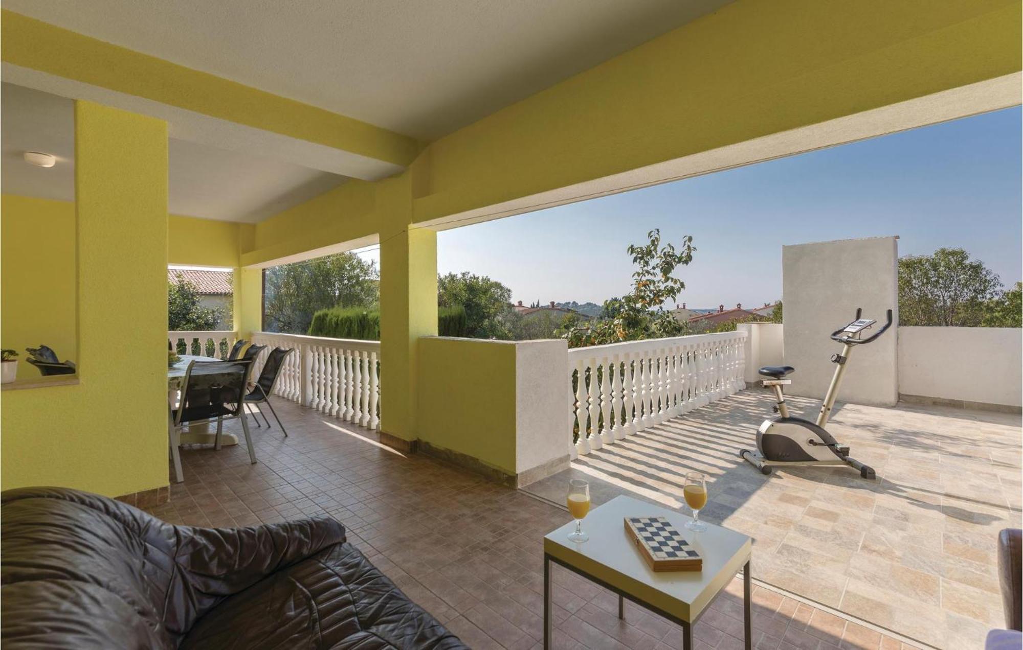 4 Bedroom Beautiful Apartment In Štinjan Zewnętrze zdjęcie